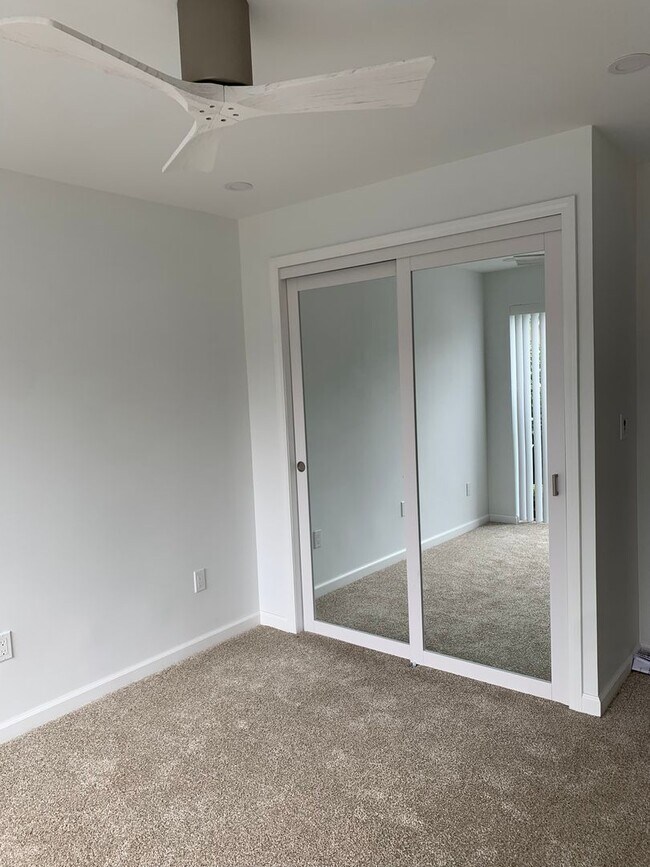 Building Photo - BEAUTIFUL 2 BED CONDO IN HEART OF LIVONIA