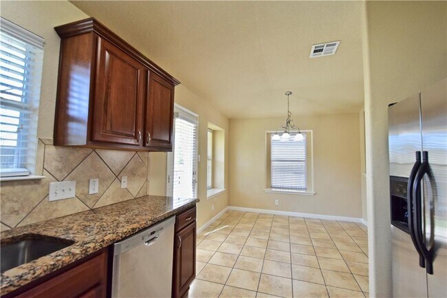 Building Photo - 1807 Slate Creek Dr