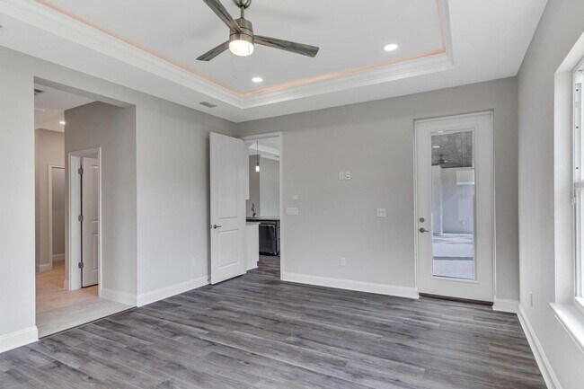 Building Photo - 5 Eastvue Pl