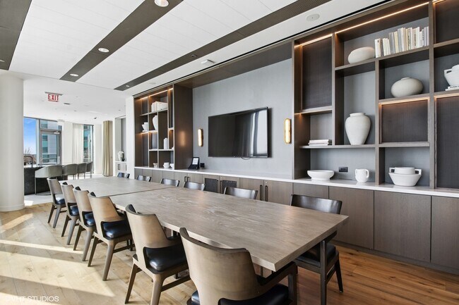 Building Photo - 211 N Harbor Dr