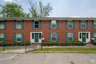 Building Photo - 2 bedroom 1.5 bath townhome in Hillcrest