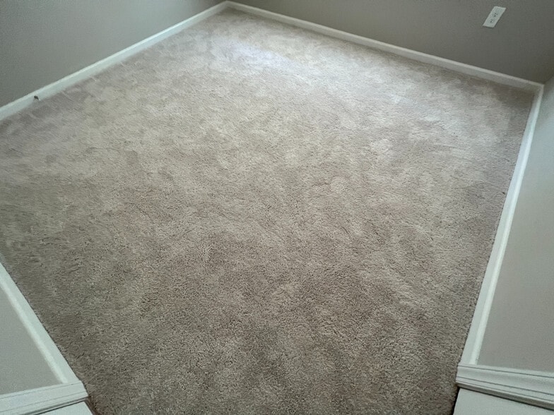 Building Photo - Room in House on Tawny View Ln