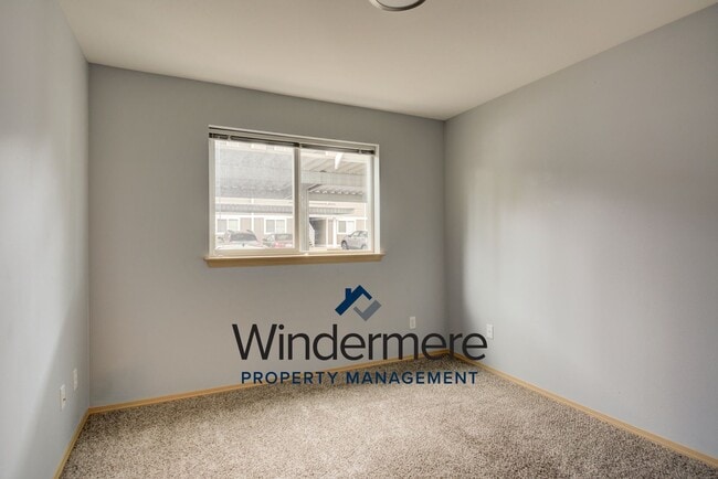 Building Photo - 2 Bedroom 2 Bath Condo