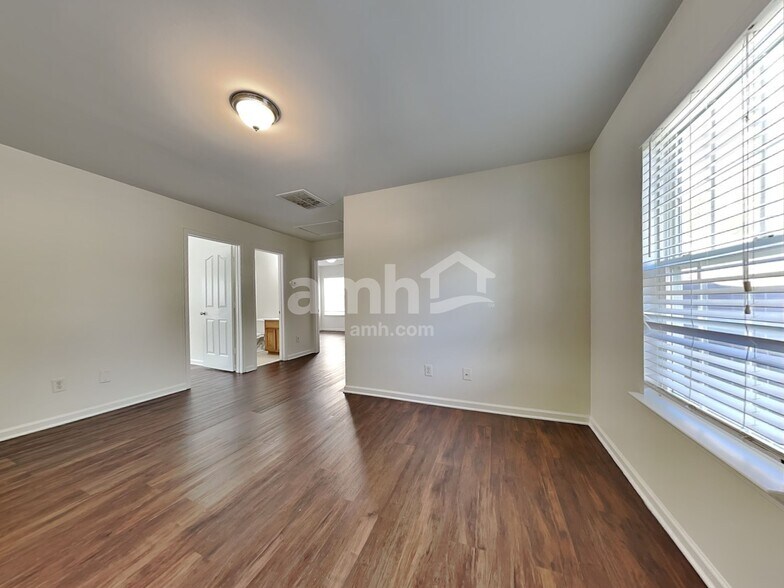Building Photo - 2411 Cairns Mill Ct
