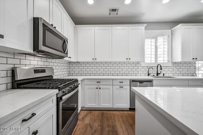 Building Photo - 3030 N 38th St
