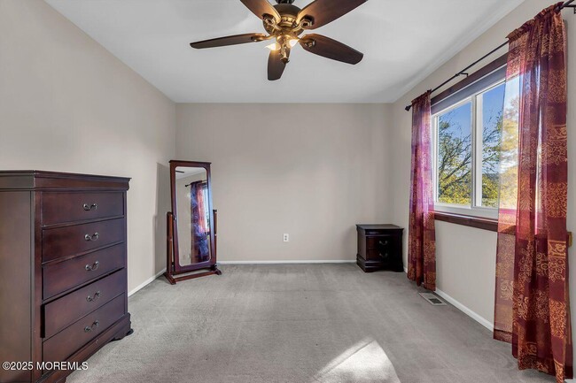 Building Photo - 9 Cherry Hill Ln