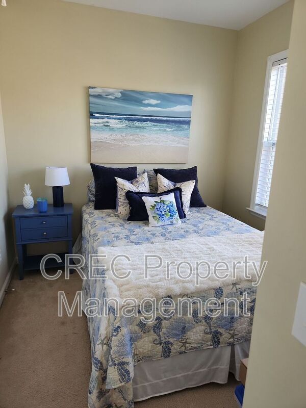 Building Photo - 105 Barberry St