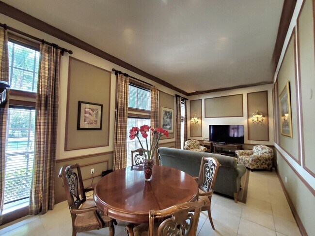 Building Photo - 1000 Scotia Dr