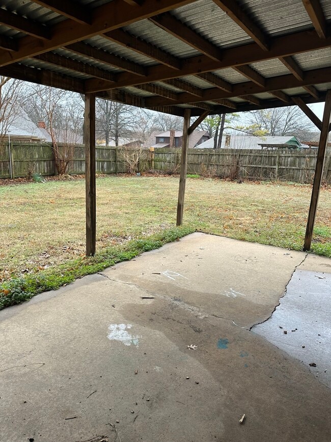 Building Photo - 6722 E 75th St S