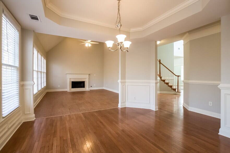 Building Photo - 5685 Eagles Watch