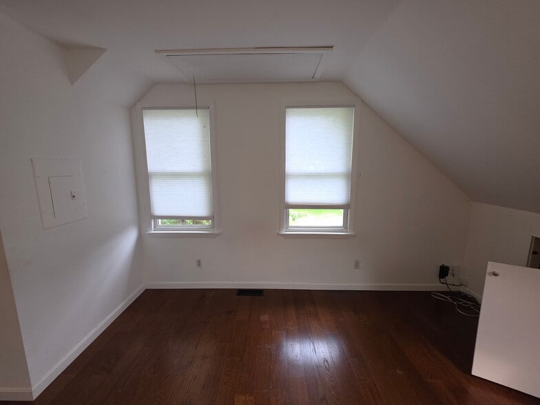 Building Photo - 416 Woodward Rd