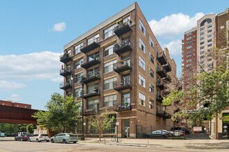 Building Photo - 1528 S Wabash Ave