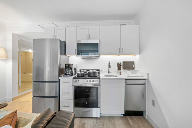 Building Photo - 848 Pacific Ave