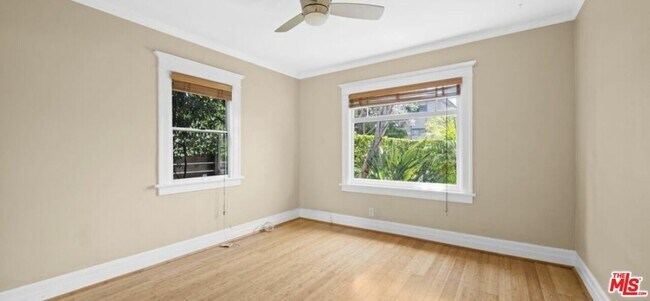 Building Photo - 1149 N Poinsettia Pl