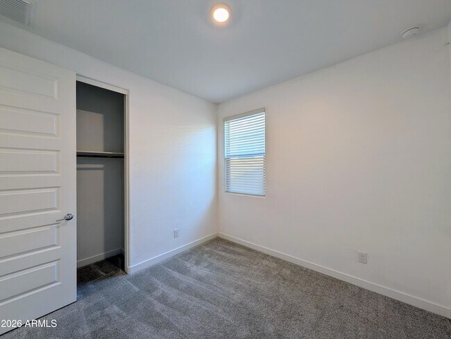 Building Photo - 9509 W Sells Dr