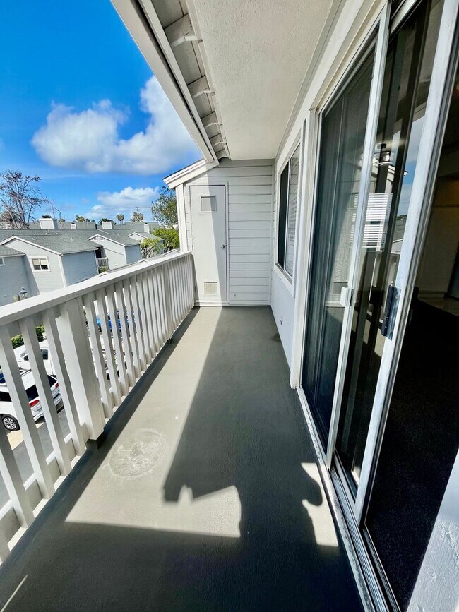 Building Photo - r287