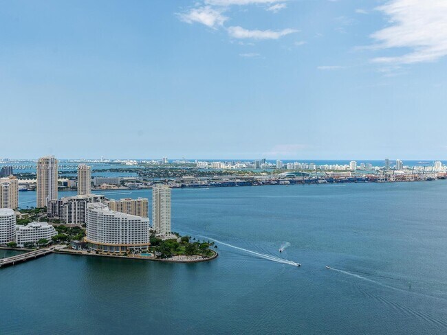 Building Photo - 1331 Brickell Bay Dr