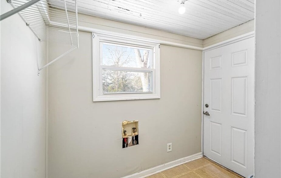 Building Photo - 3400 Rosemont Ave