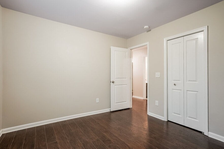 Building Photo - 281 Fieldspar Ln