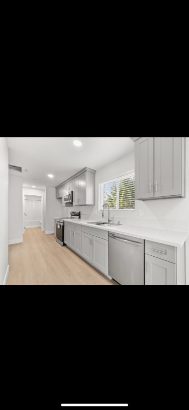 Building Photo - 1136 Grand Ave