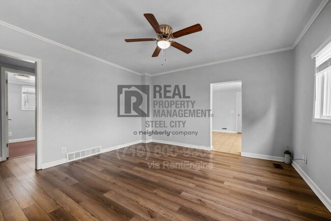 Building Photo - 903 W 15th St