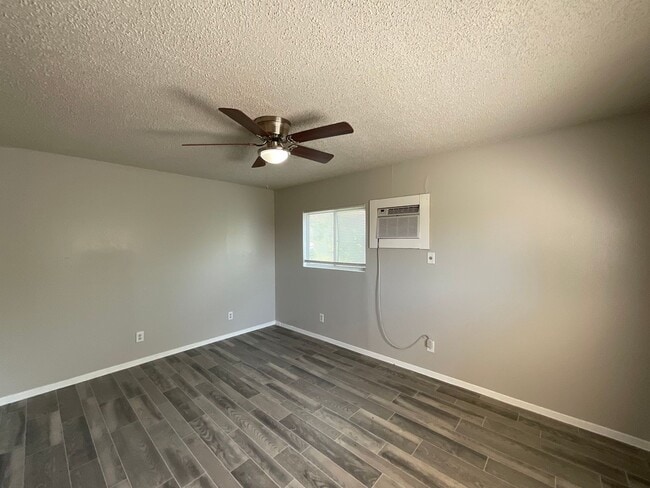 Building Photo - 2319 Observation Dr