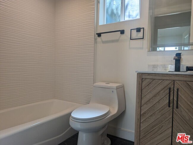 Building Photo - 1125 Lodi Pl