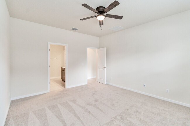 Building Photo - Beautiful 4/2 Energy Efficient Home in St....