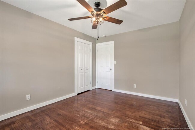 Building Photo - 604 Roundtree Dr