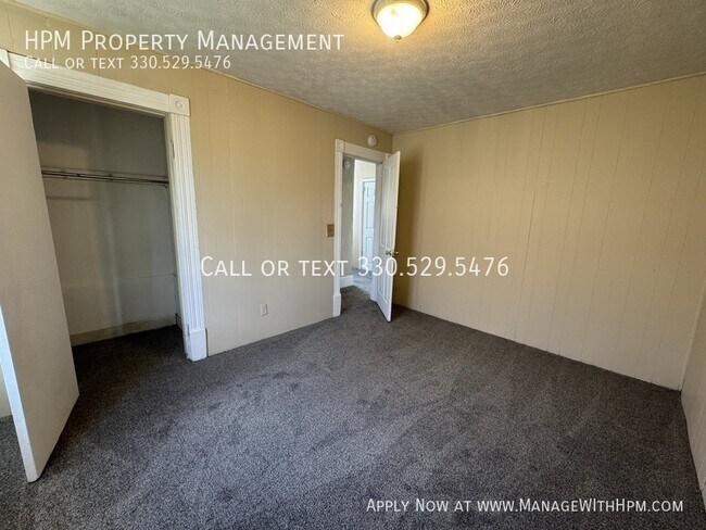 Building Photo - 1307 Woodland Ave NW