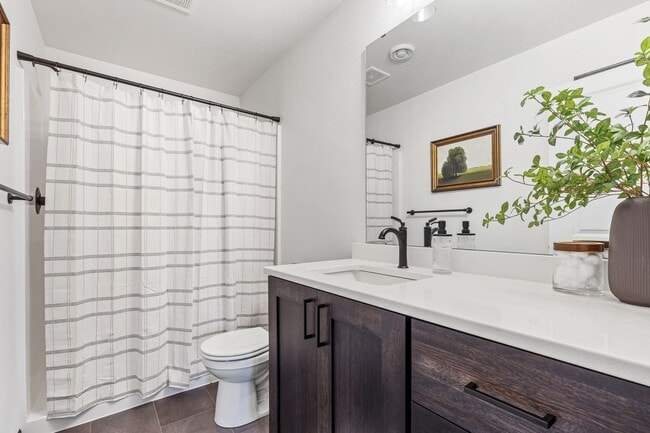 Building Photo - Newly Built in the Wilds neighborhood of West Fargo!