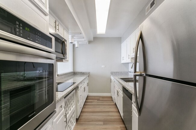Building Photo - 66 Cleary Ct