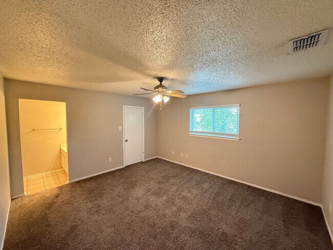 Building Photo - Large lot With Mature Trees and a Spacious...