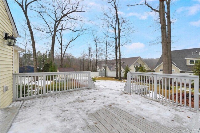 Building Photo - 5 Indian Dr