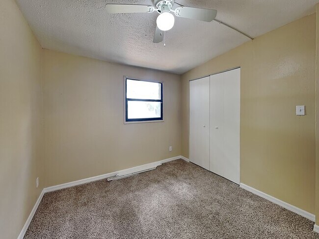 Building Photo - 8403 Libby Ln