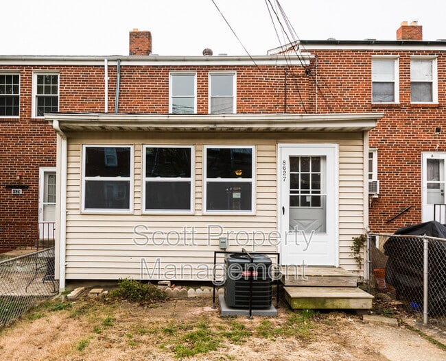 Building Photo - 8627 Willow Oak Rd