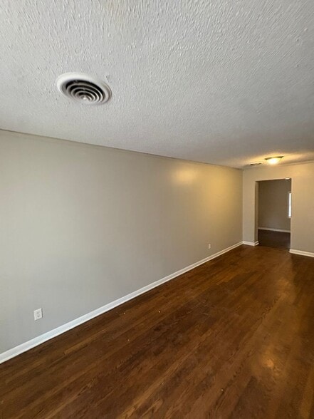 Building Photo - 1749 S Perkins Rd