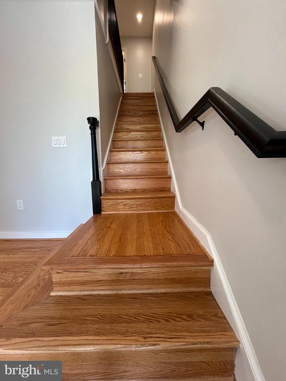 Building Photo - 327 Whittier St NW