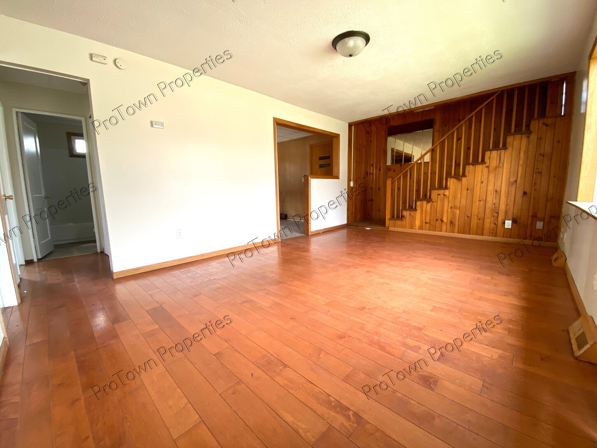 Building Photo - 301 E Kankakee River Dr