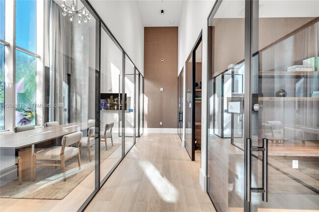 Building Photo - 2200 Brickell Ave