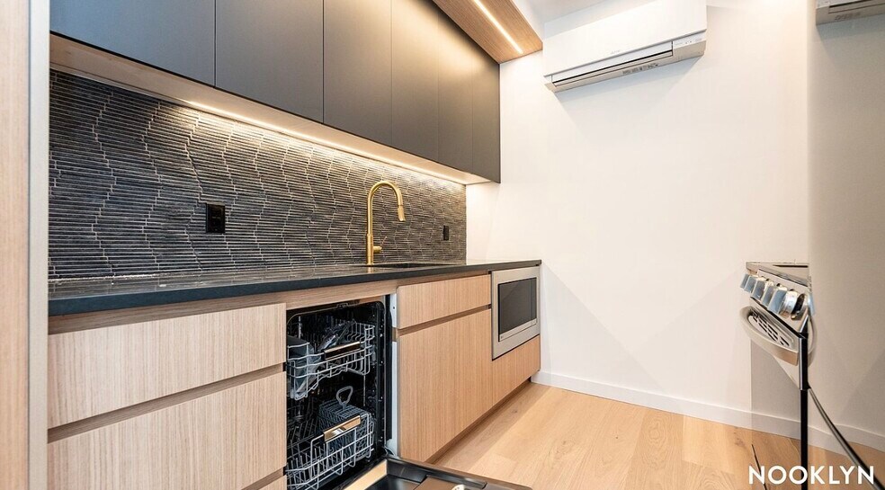 Building Photo - 88 Schermerhorn St