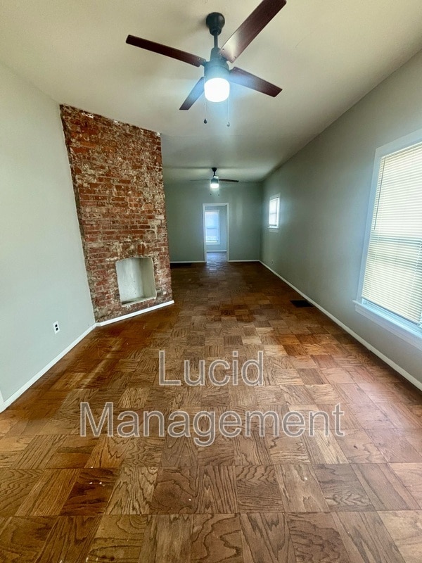 Building Photo - 1112 Weller Ave