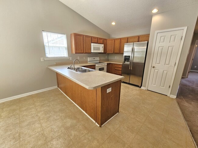 Building Photo - 35 Waukegan Way