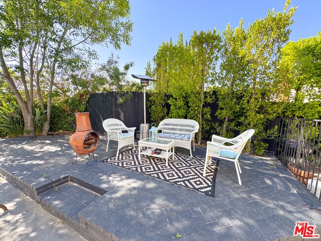 Building Photo - 4327 Cezanne Ave