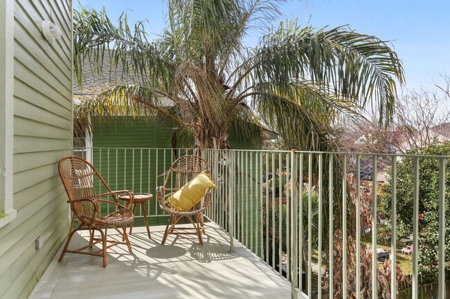 Building Photo - Updated 2BD 1/2 Block off Canal St in Midcity!