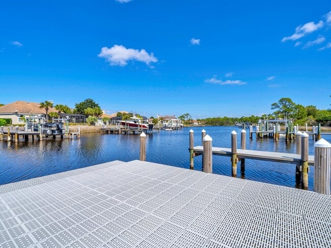 Building Photo - 330 Kelly Plantation Dr