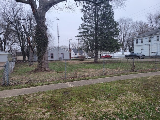 Building Photo - Your Next Home Awaits: 3 Bed 1 Bath Family!