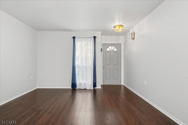 Building Photo - 5 Ajax Ct