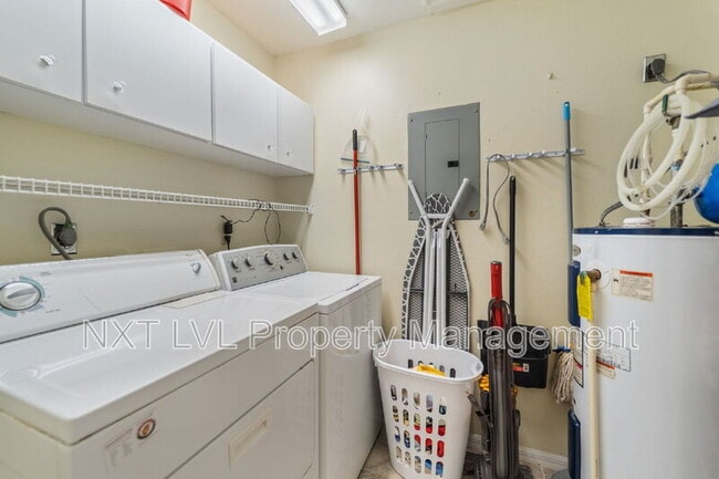 Building Photo - 5510 SW 4th Pl