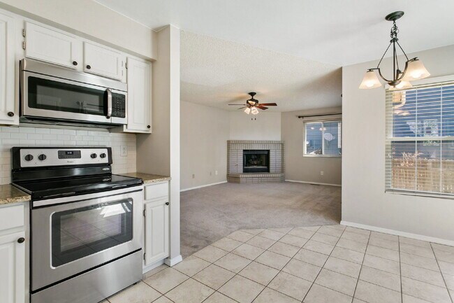 Building Photo - 8875 Aragon Dr